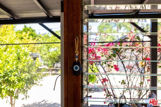 889 N Chester Avenue, Pasadena, CA 91104