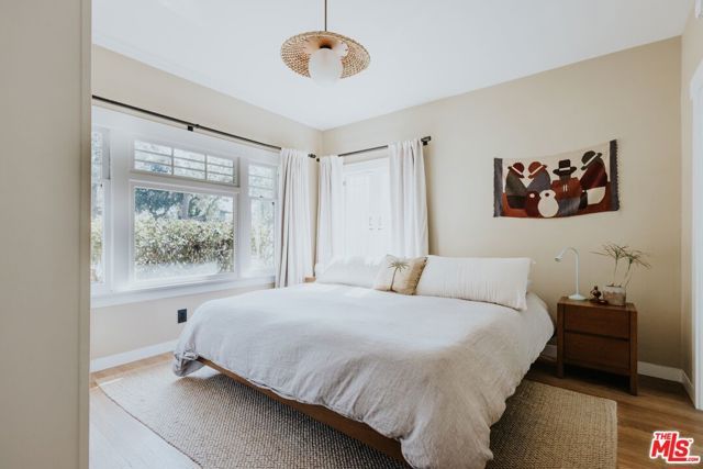 889 N Chester Avenue, Pasadena, CA 91104