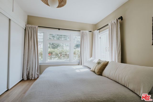 889 N Chester Avenue, Pasadena, CA 91104