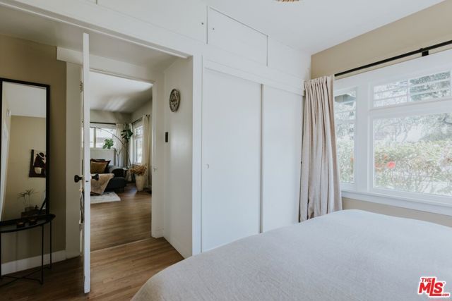 889 N Chester Avenue, Pasadena, CA 91104