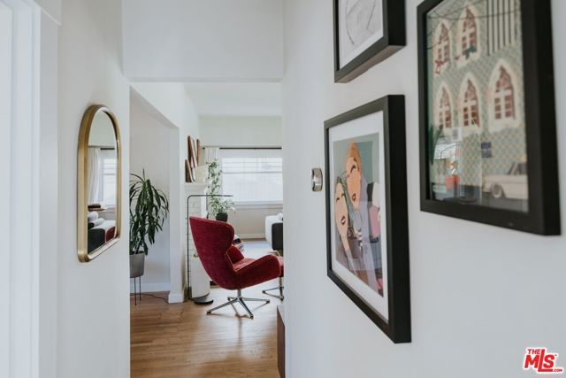 889 N Chester Avenue, Pasadena, CA 91104