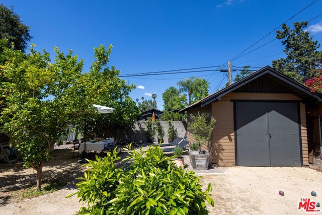 889 N Chester Avenue, Pasadena, CA 91104