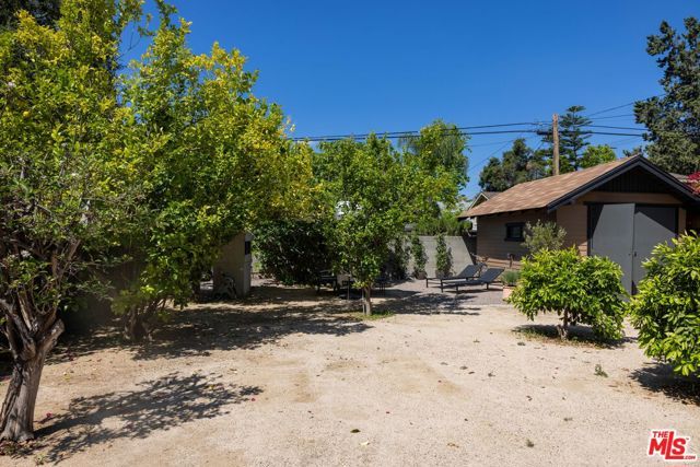 889 N Chester Avenue, Pasadena, CA 91104