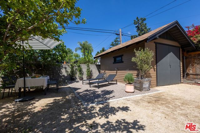889 N Chester Avenue, Pasadena, CA 91104