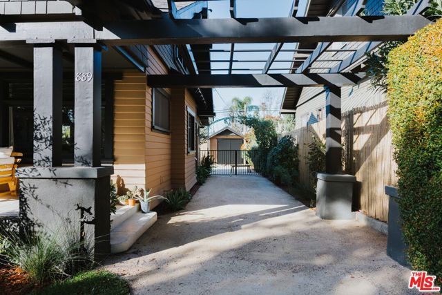 889 N Chester Avenue, Pasadena, CA 91104
