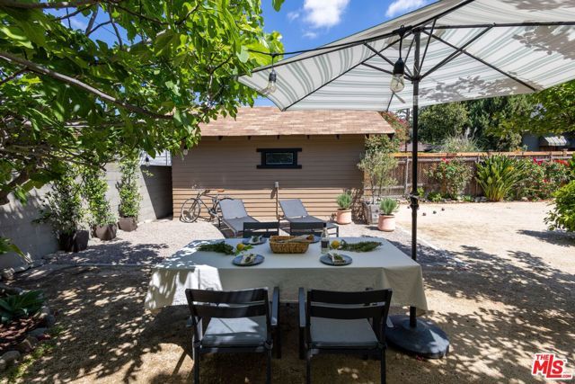 889 N Chester Avenue, Pasadena, CA 91104
