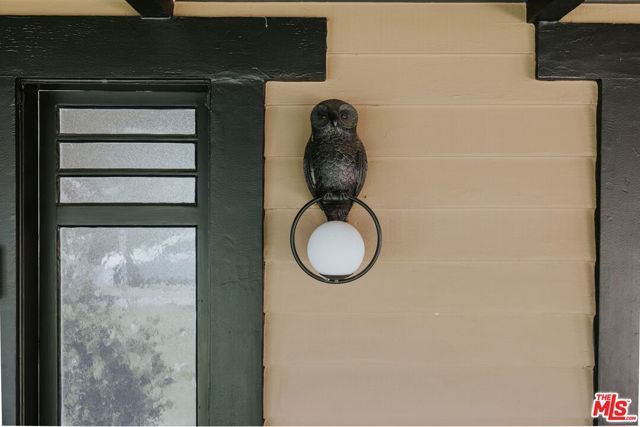 889 N Chester Avenue, Pasadena, CA 91104