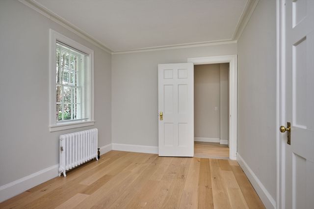 43 Woodlawn Ave, Northampton, MA 01060