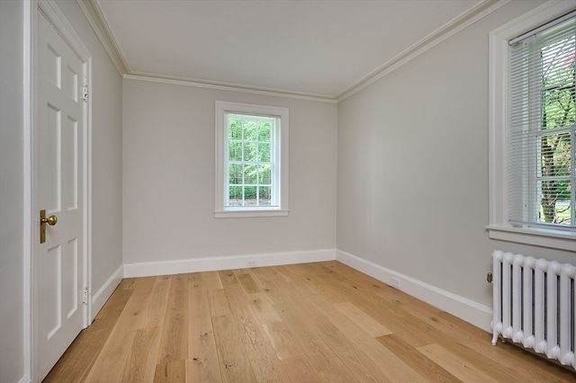 43 Woodlawn Ave, Northampton, MA 01060