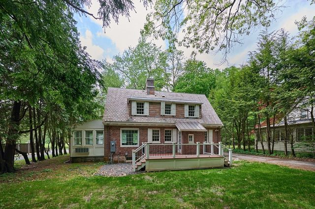 43 Woodlawn Ave, Northampton, MA 01060