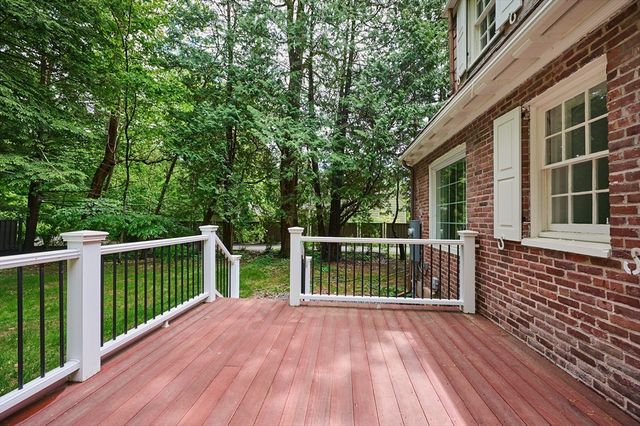 43 Woodlawn Ave, Northampton, MA 01060