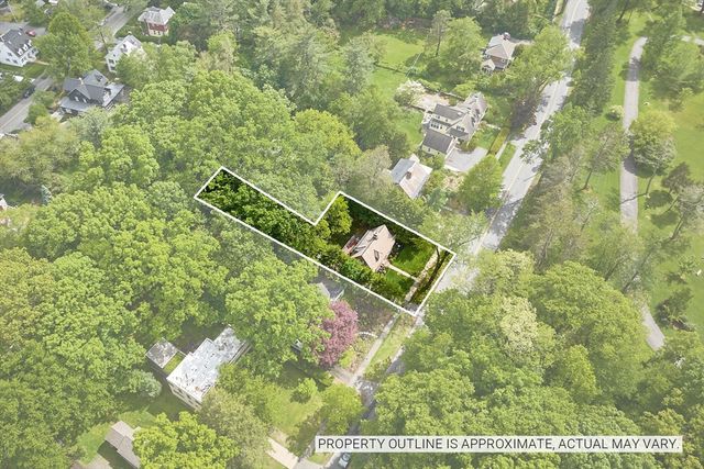 43 Woodlawn Ave, Northampton, MA 01060