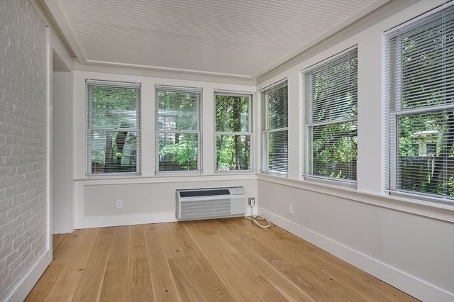 43 Woodlawn Ave, Northampton, MA 01060