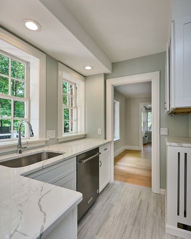 43 Woodlawn Ave, Northampton, MA 01060