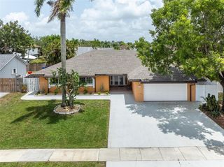721 SW 96th Ave, Pembroke Pines, FL 33025