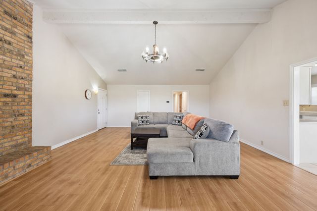 700 Panorama Loop, Waxahachie, TX 75165