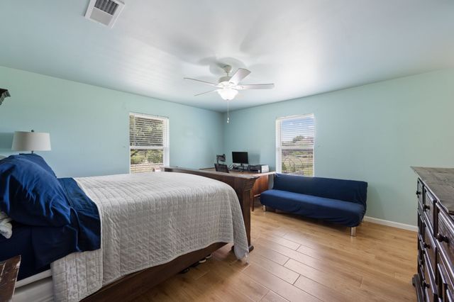 700 Panorama Loop, Waxahachie, TX 75165
