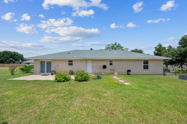 700 Panorama Loop, Waxahachie, TX 75165