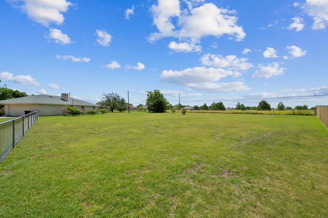 700 Panorama Loop, Waxahachie, TX 75165