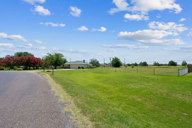 700 Panorama Loop, Waxahachie, TX 75165