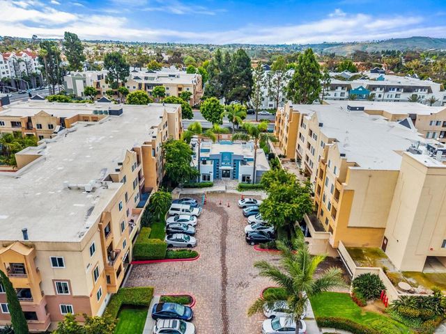8889 Caminito Plaza Centro 7225, San Diego, CA 92122