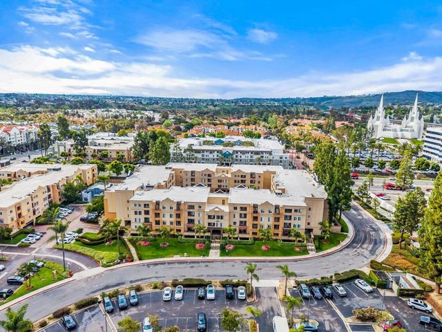8889 Caminito Plaza Centro 7225, San Diego, CA 92122