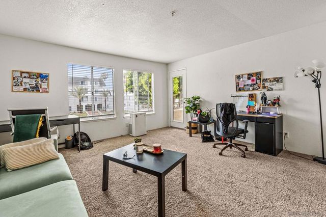8889 Caminito Plaza Centro 7225, San Diego, CA 92122