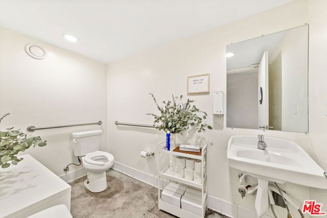 4673 Hollywood Boulevard, Los Angeles, CA 90027