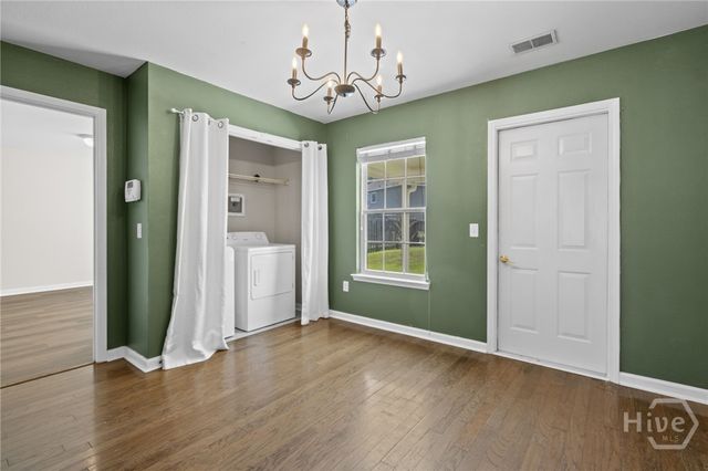 29 Twin Oaks Place, Savannah, GA 31407