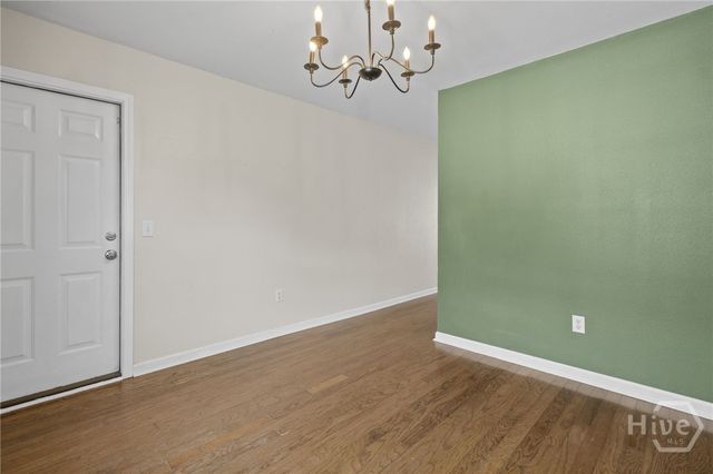 29 Twin Oaks Place, Savannah, GA 31407