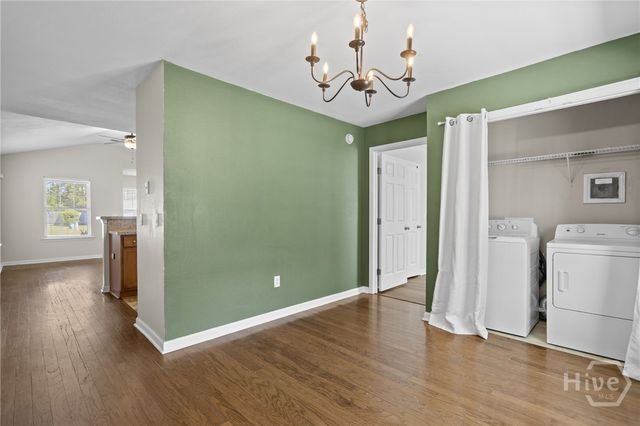 29 Twin Oaks Place, Savannah, GA 31407