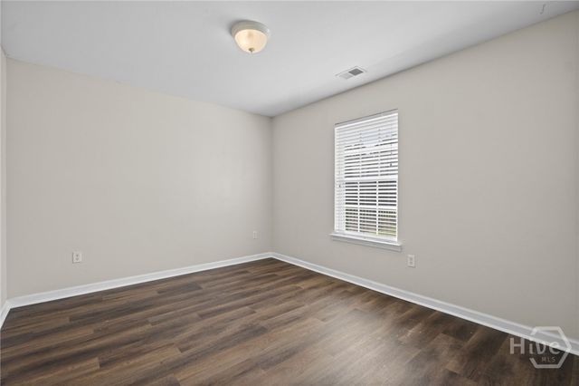 29 Twin Oaks Place, Savannah, GA 31407