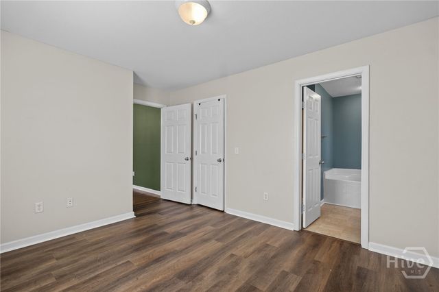 29 Twin Oaks Place, Savannah, GA 31407