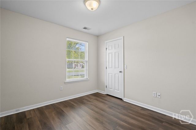 29 Twin Oaks Place, Savannah, GA 31407