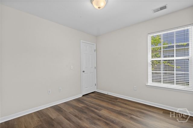 29 Twin Oaks Place, Savannah, GA 31407