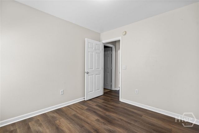 29 Twin Oaks Place, Savannah, GA 31407