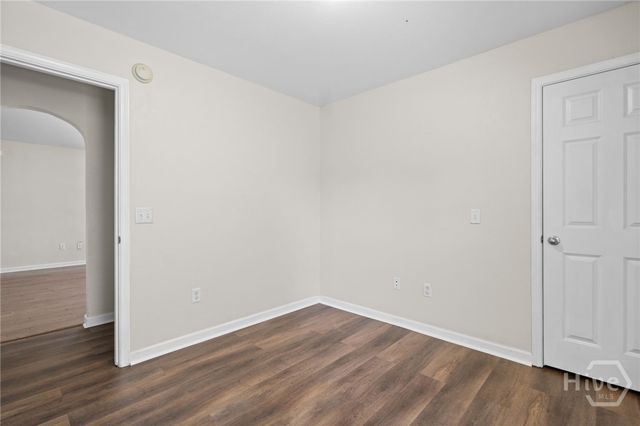 29 Twin Oaks Place, Savannah, GA 31407