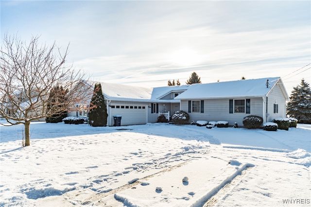 4416 South Bennett Heights, Batavia, NY 14020