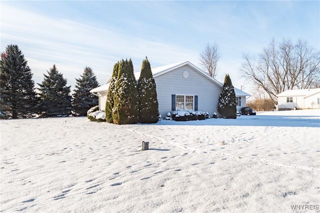4416 South Bennett Heights, Batavia, NY 14020