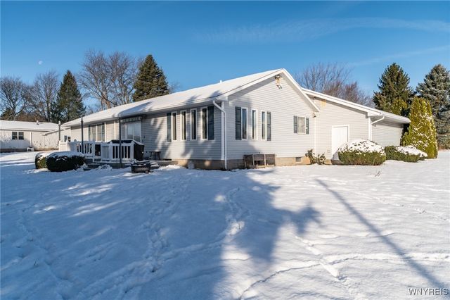 4416 South Bennett Heights, Batavia, NY 14020