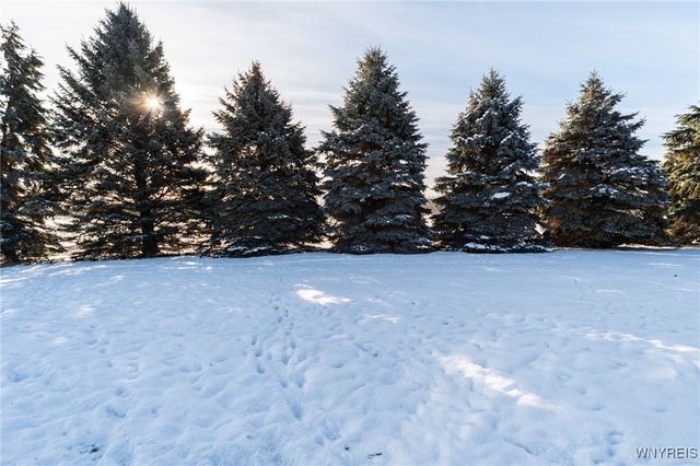 4416 South Bennett Heights, Batavia, NY 14020