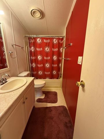 184 Mclane St, Pinckard, AL 36371