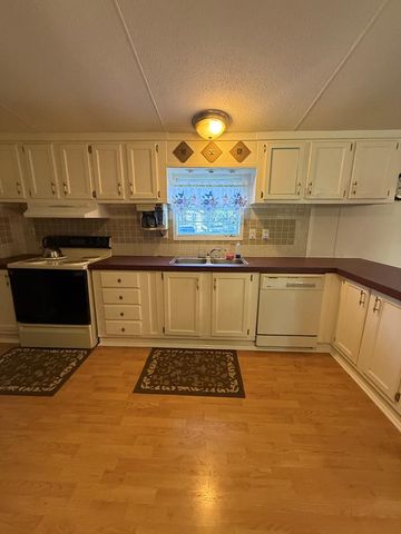 184 Mclane St, Pinckard, AL 36371
