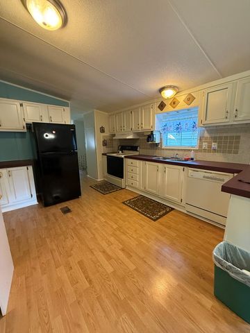 184 Mclane St, Pinckard, AL 36371