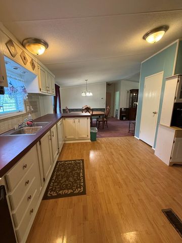 184 Mclane St, Pinckard, AL 36371
