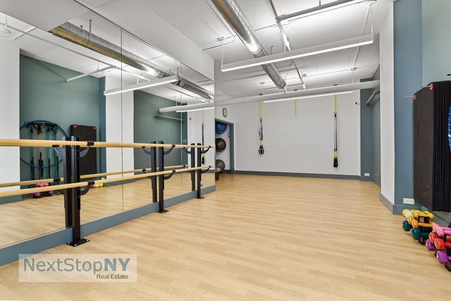 400 E 56th St Apt 9H, New York City, NY 10022