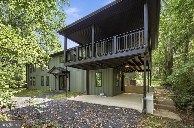 78 JOE MILLER RD, Kearneysville, WV 25430