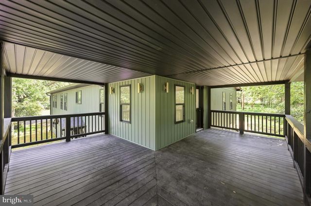 78 JOE MILLER RD, Kearneysville, WV 25430