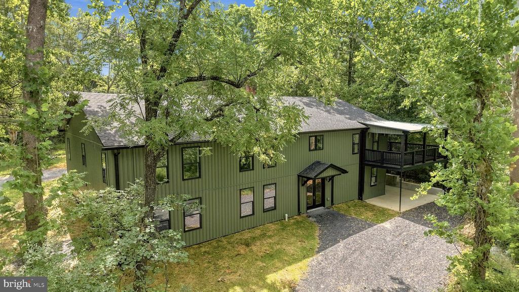78 JOE MILLER RD, Kearneysville, WV 25430
