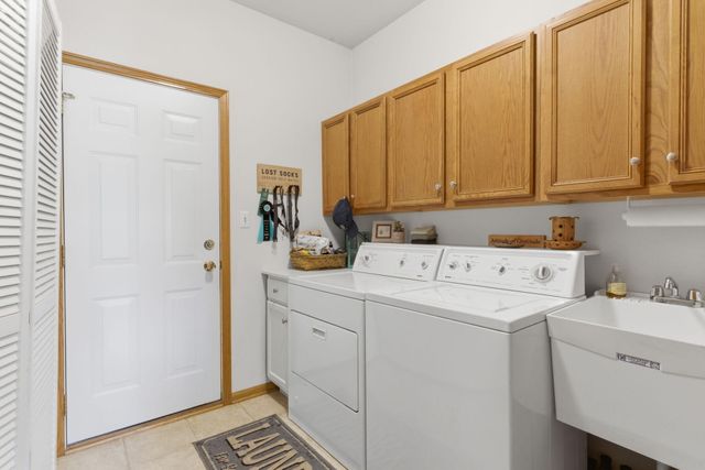 1203 Poppyfield Place, Schererville, IN 46375